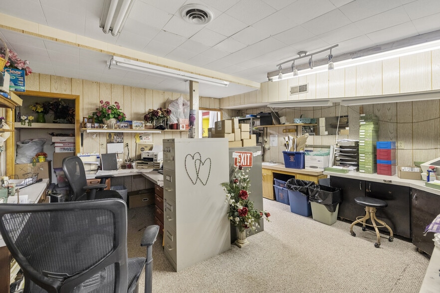 More Photos Of 105 N Main St, North Syracuse Medical For Sale