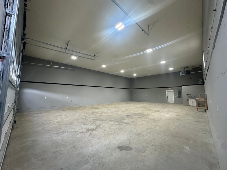 More Photos Of 169 Norwich Rd, Plainfield Warehouse For Sale