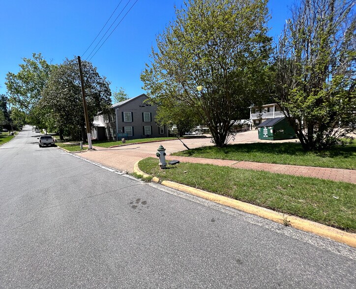 More Photos Of 1206 20th St, Huntsville Apartments For Sale