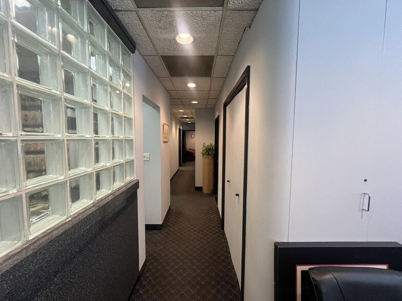 More Photos Of 1000 Park Ave, New York Apartments For Sale