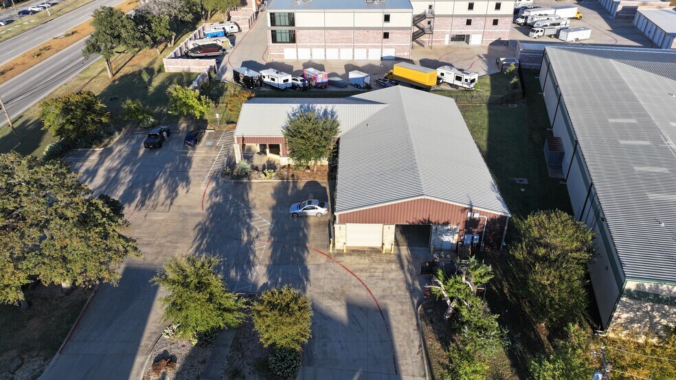 More Photos Of 3625 Valley Vista Dr, Fort Worth Warehouse For Sale
