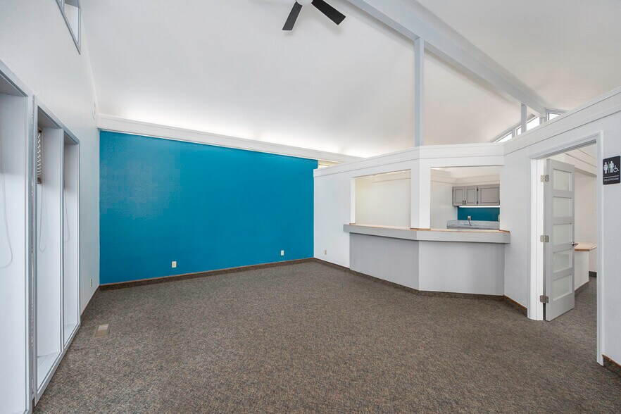 More Photos Of 1336 E Hunter Pl, Moses Lake Office For Sale