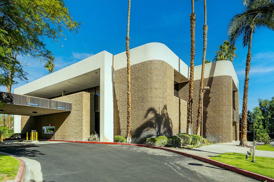 More Photos Of 601 E Tahquitz Canyon Way, Palm Springs Office For Sale