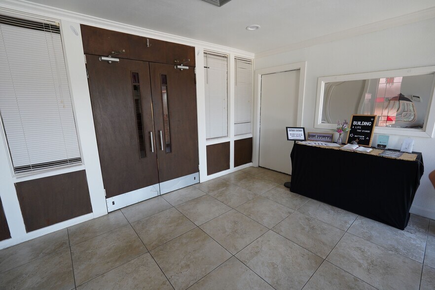 More Photos Of 6730 W Tidwell Rd, Houston Religious Facility For Lease