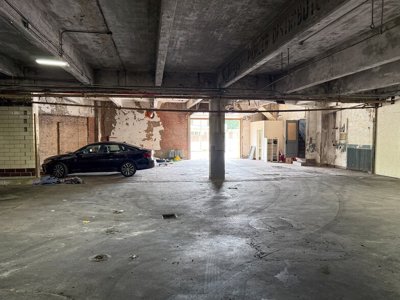 More Photos Of 3363 Reading Rd, Cincinnati Warehouse For Sale