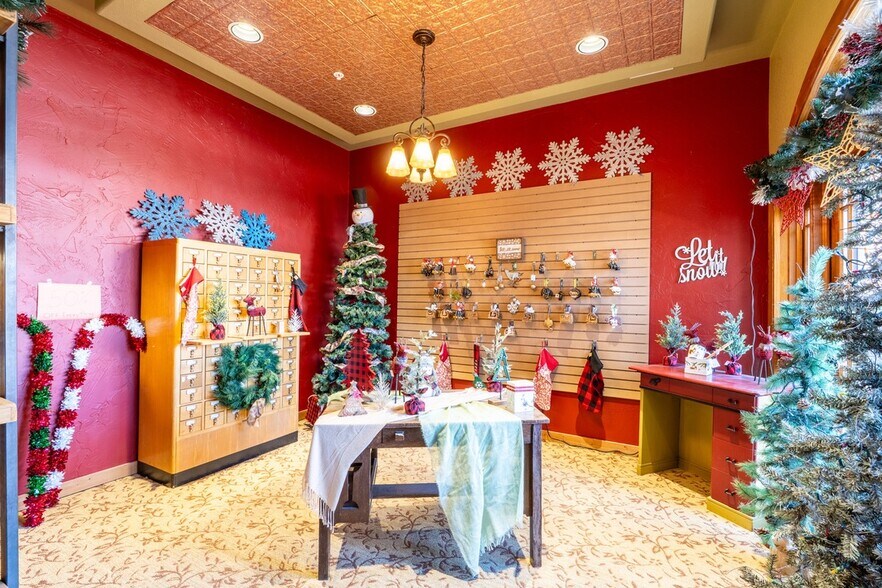 More Photos Of 528 Mount Rushmore Rd, Custer Restaurant For Sale