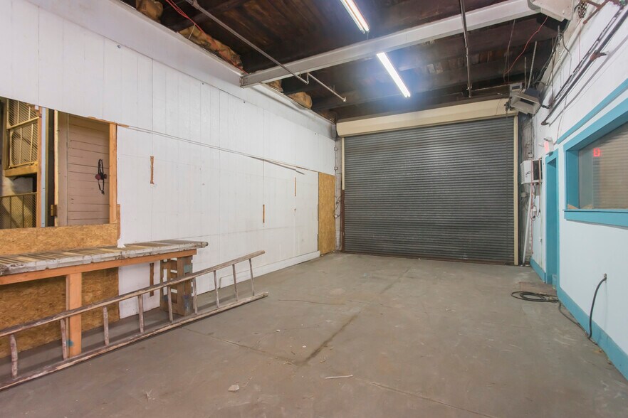 More Photos Of 3130 Belgrade St, Philadelphia Warehouse For Lease