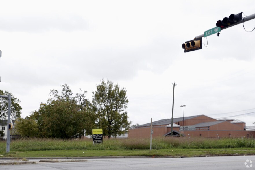 More Photos Of 2705 Baer St, Houston Land For Sale