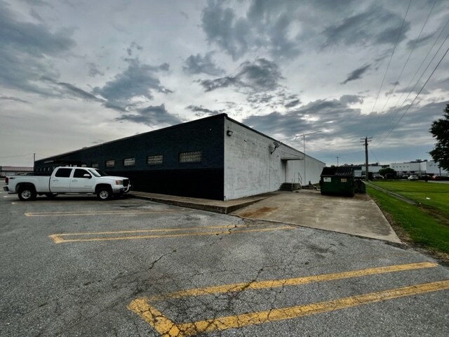 More Photos Of 1303 S Thompson St, Springdale Bowling Alley For Sale