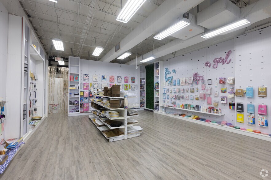 More Photos Of 4646-4698 NW 183rd St, Miami Gardens Unknown For Lease