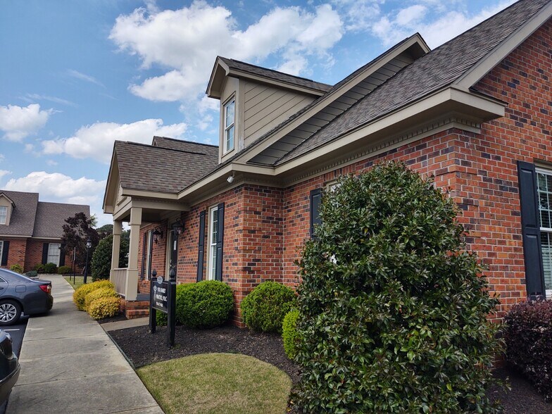 More Photos Of 609 Executive Plz, Fayetteville Medical For Sale