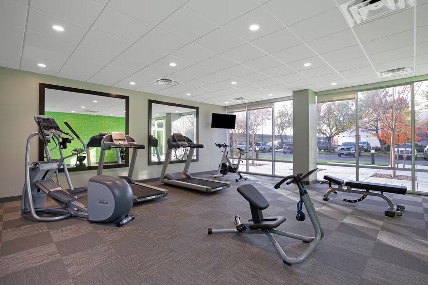 More Photos Of 11131 Folsom Blvd, Rancho Cordova Hotel For Sale
