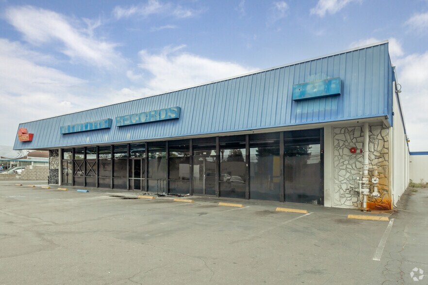 More Photos Of 2427-2437 Arden Way, Sacramento Freestanding For Lease