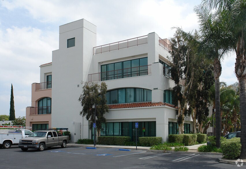 More Photos Of 3695 Alamo St, Simi Valley Medical For Lease