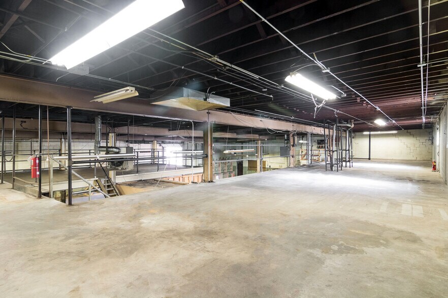 More Photos Of 575 E Milwaukee St, Detroit Warehouse For Lease