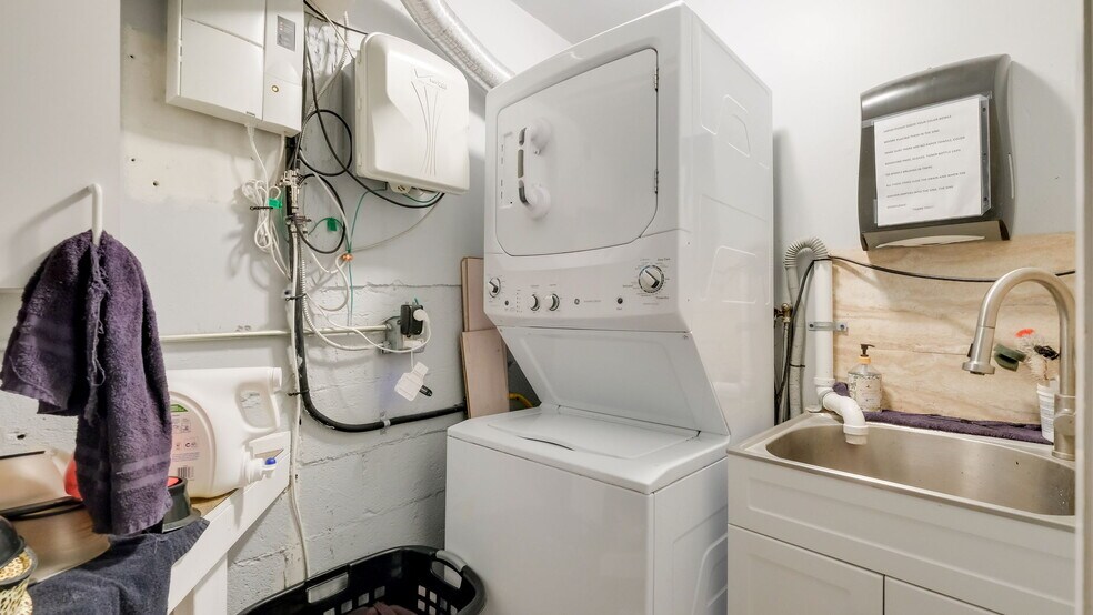 More Photos Of 42 S York Rd, Hatboro Storefront For Sale