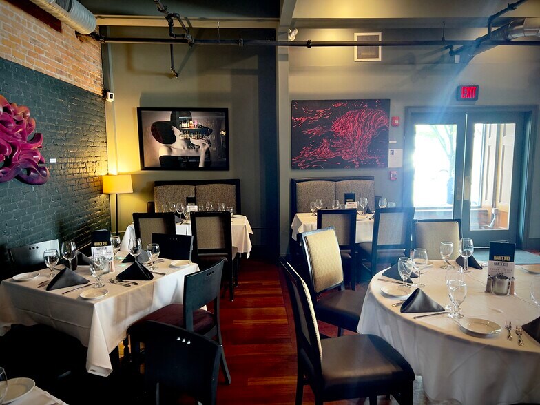 More Photos Of 297 North St, Pittsfield Hotel For Sale