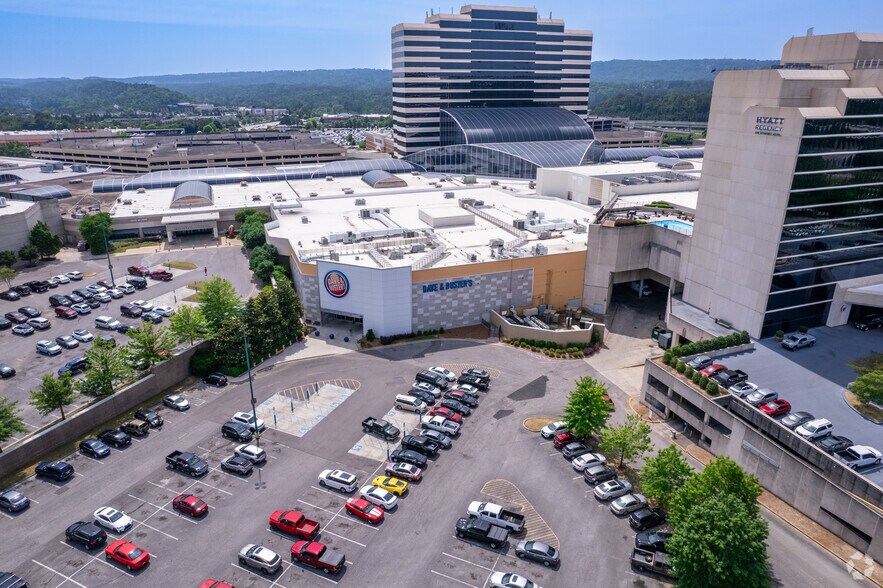 More Photos Of 3000 Riverchase Galleria, Birmingham Unknown For Lease