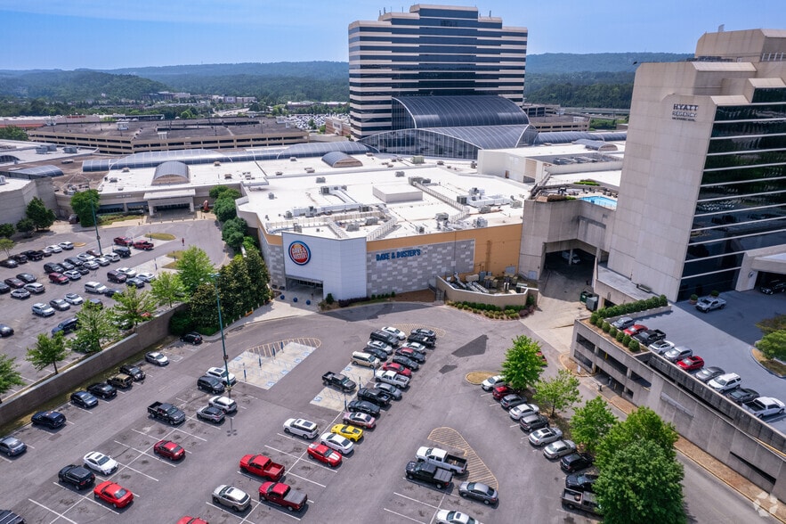 More Photos Of 3000 Riverchase Galleria, Birmingham Unknown For Lease