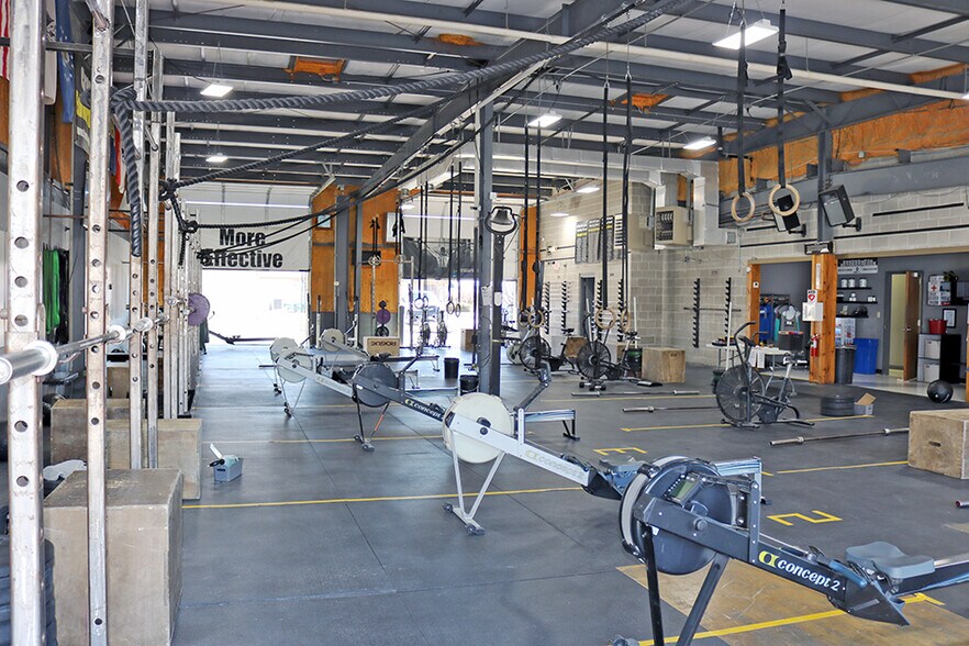 More Photos Of 18 Kettle River Dr, Glen Carbon Warehouse For Sale