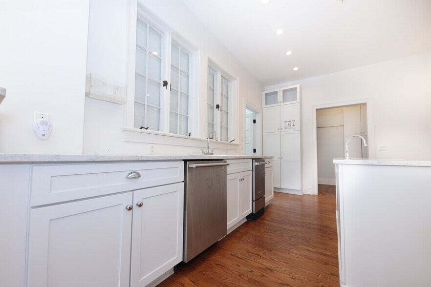 More Photos Of 12 Lotus Ave, Chester Specialty For Sale