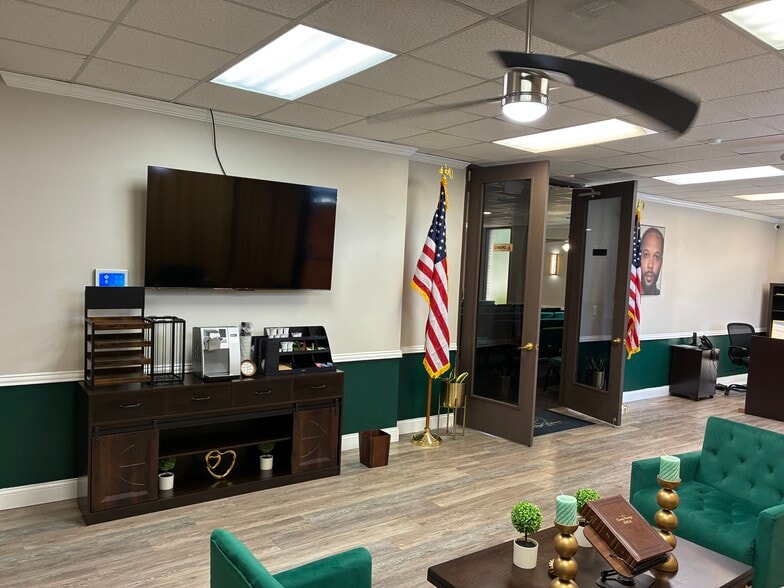 More Photos Of 6677 Rookin St, Houston Storefront Retail Office For Lease