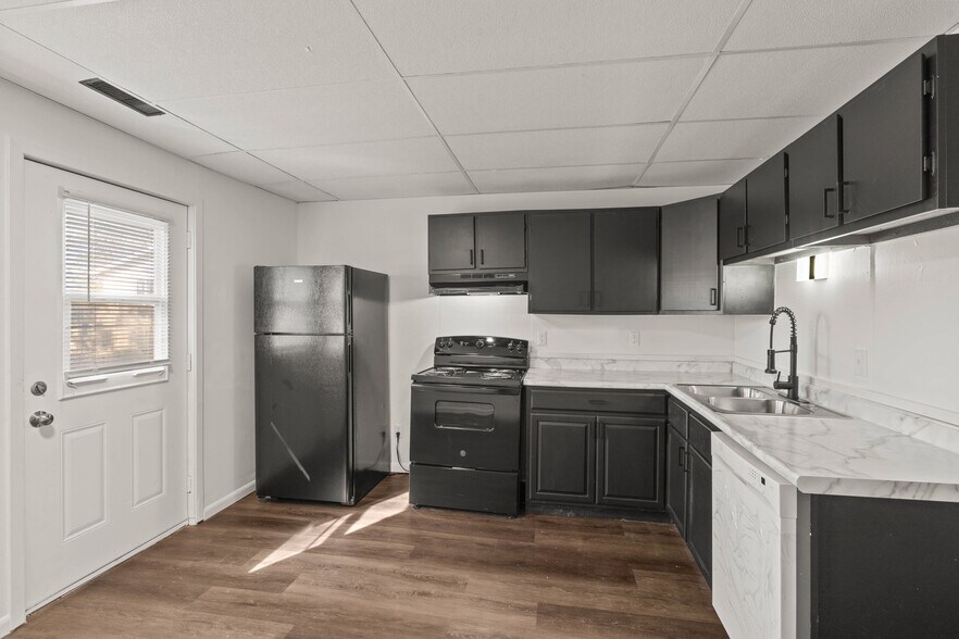 More Photos Of 701 Swan St, West Burlington Multifamily For Sale