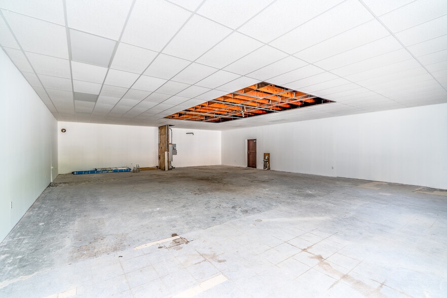 More Photos Of 2235 Soapstone Dr, Reston Freestanding For Lease