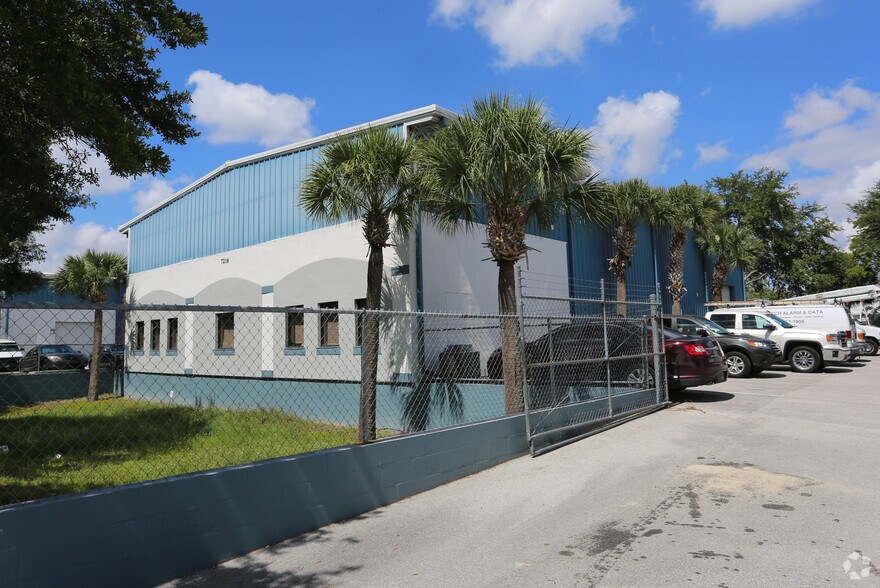 Primary Photo Of 7216 Chancery Ln, Orlando Warehouse For Lease