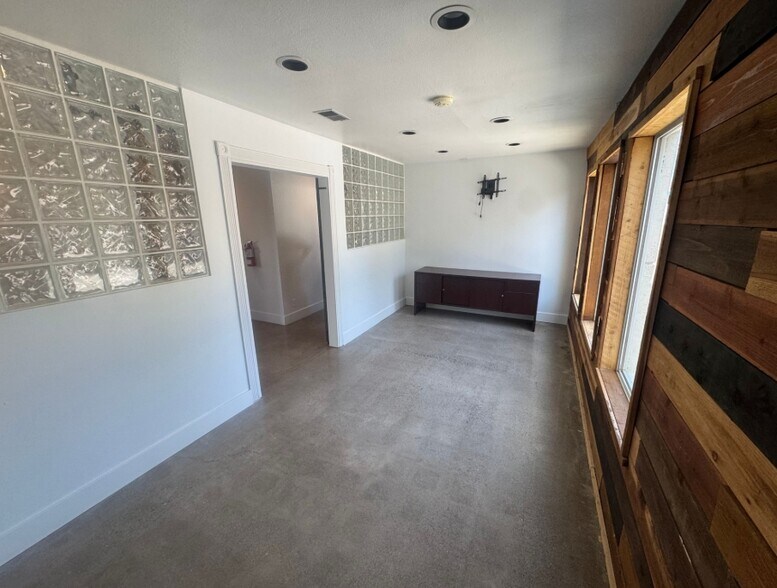 More Photos Of 3711 W Vegas Dr, Las Vegas Office For Lease