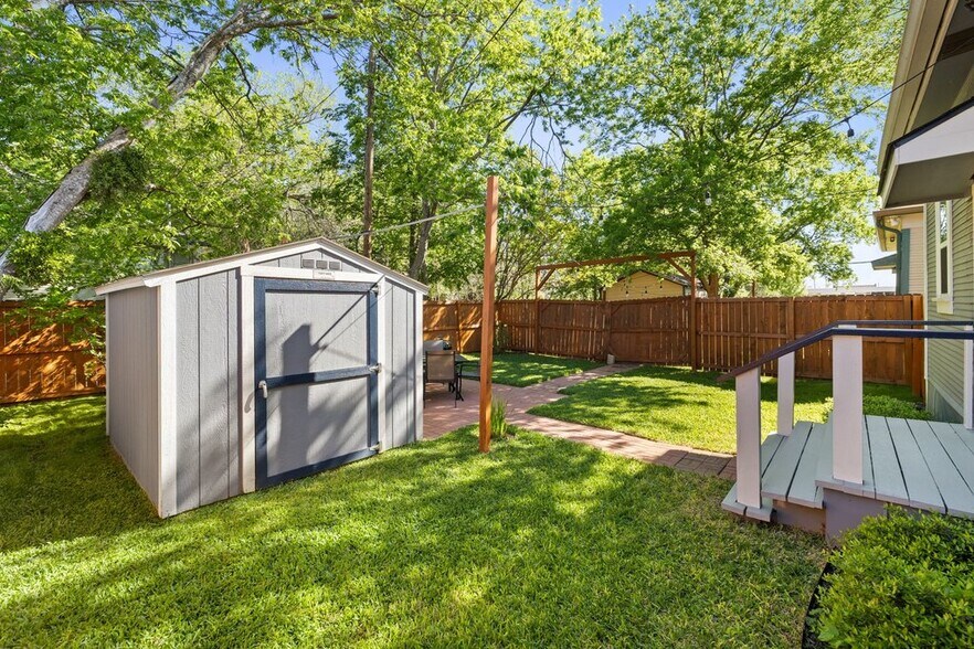 More Photos Of 314 W 3rd St, Taylor Multifamily For Sale