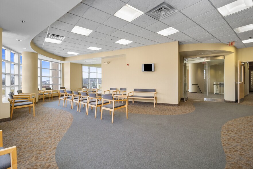 More Photos Of 200 City Hill Dr, London Medical For Sale