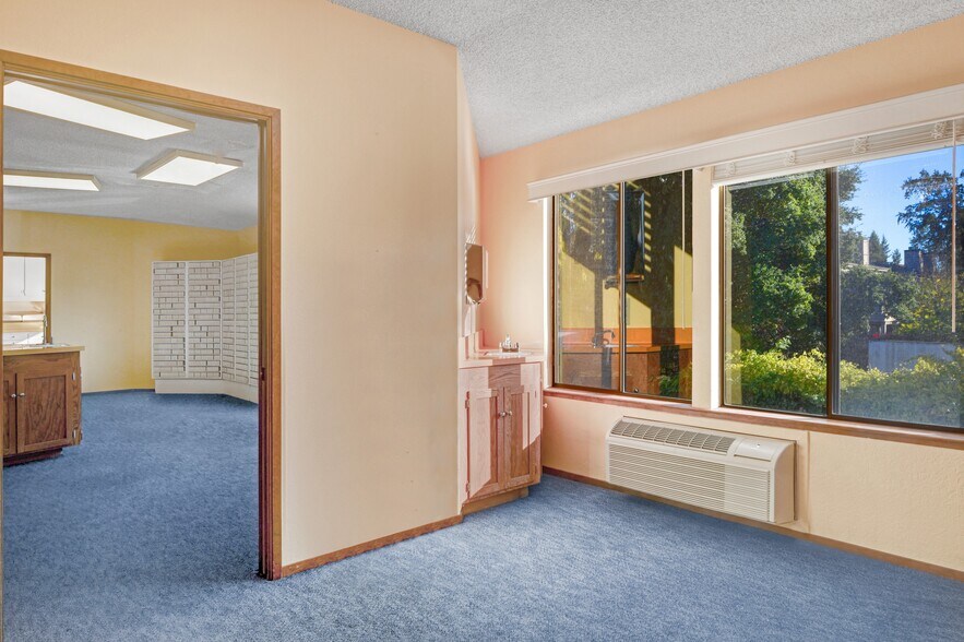 More Photos Of 21 Patten St, Sonoma Office For Sale