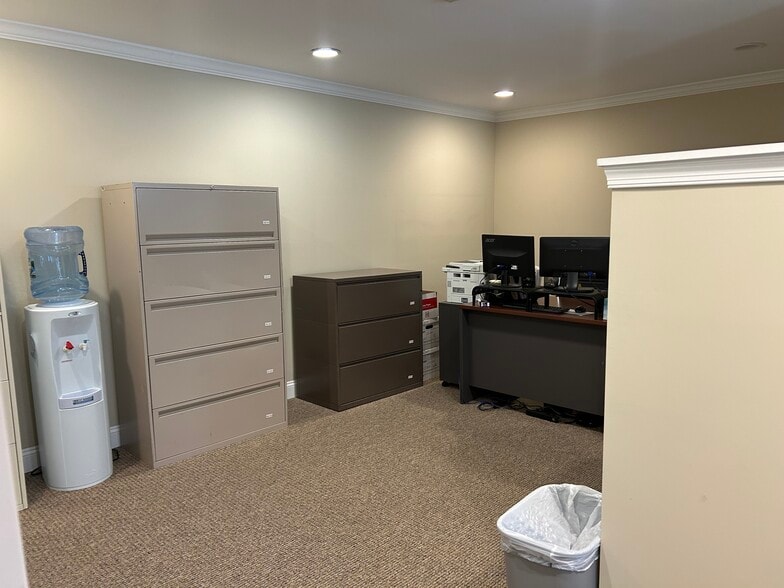 More Photos Of 1 Bethany Rd, Hazlet Office For Lease