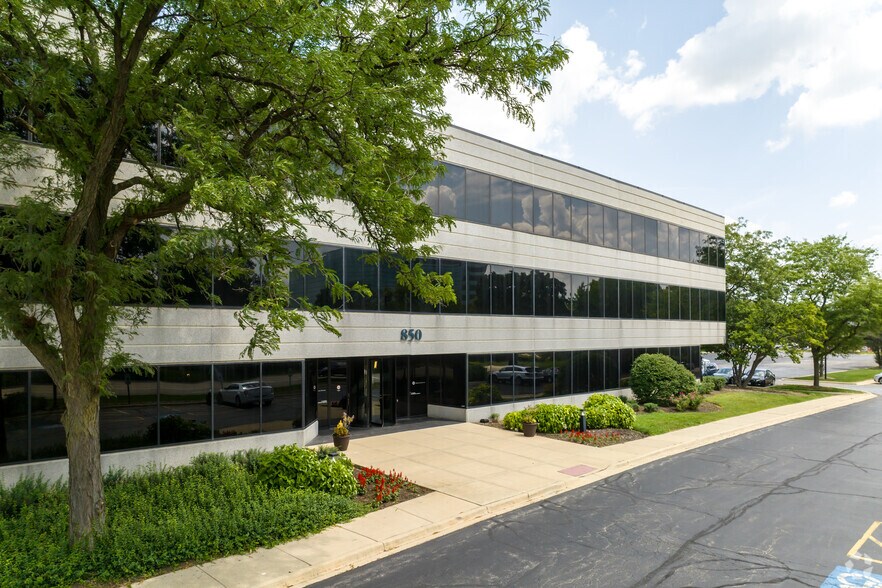 More Photos Of 850 Warrenville Rd, Lisle Office For Sale