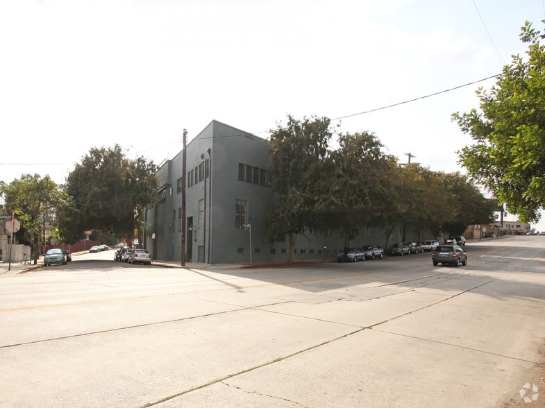 More Photos Of 1215 Bates Ave, Los Angeles Flex For Lease