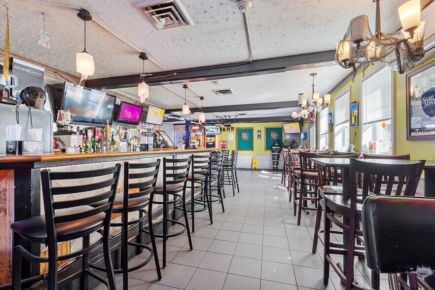 More Photos Of 42 Allenstown Rd, Pembroke Restaurant For Sale