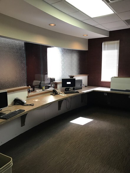 More Photos Of 1630 Maple Rd, Buffalo Medical For Lease