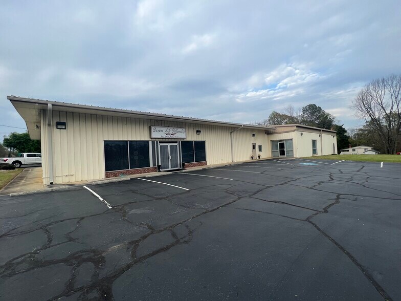 More Photos Of 2307 S Boston Rd, Danville Flex For Sale