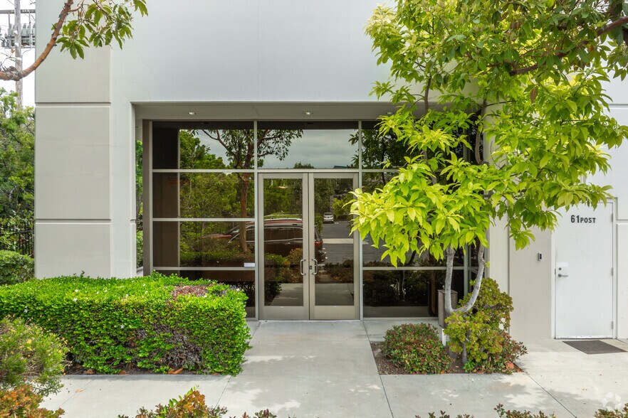 More Photos Of 61 Post, Irvine Flex For Sale