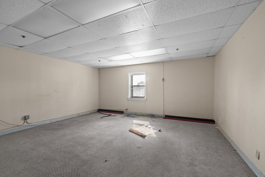 More Photos Of 8132 Garden Grove Blvd, Garden Grove Religious Facility For Sale