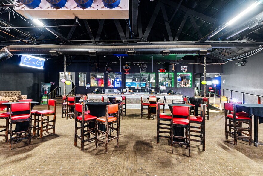 More Photos Of 13087 Hwy 271 N, Tyler Sports And Entertainment For Lease