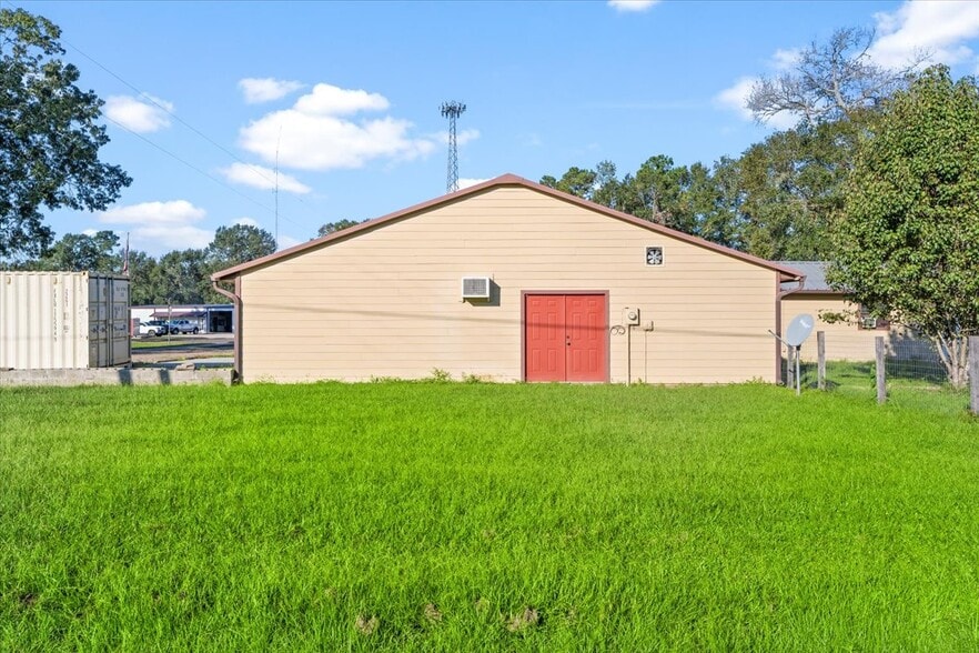 More Photos Of 22360 Highway 321, Cleveland Flex For Lease