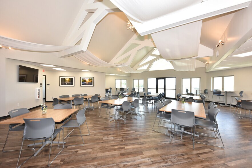 More Photos Of N9450 Mohawk Rd, Theresa Office For Sale