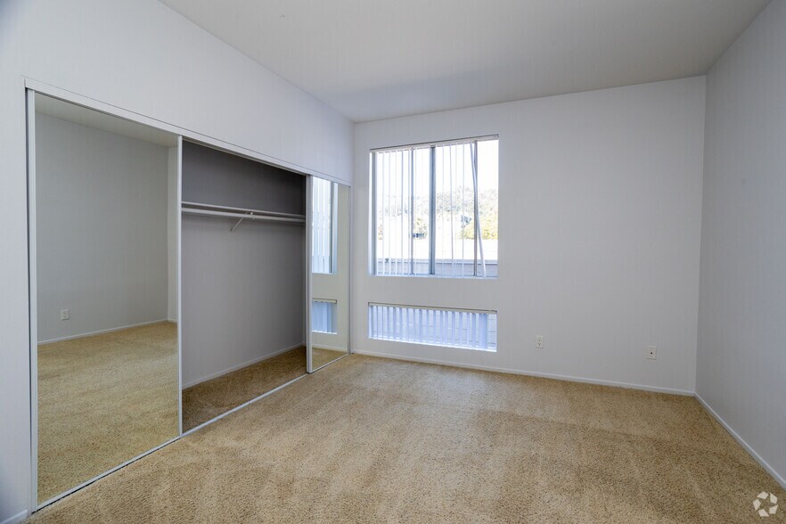 More Photos Of 1443 N Fuller Ave, Los Angeles Apartments For Sale