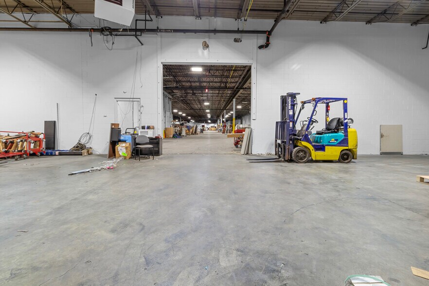 More Photos Of 2051 Sherbrook Ave, Indianapolis Warehouse For Sale
