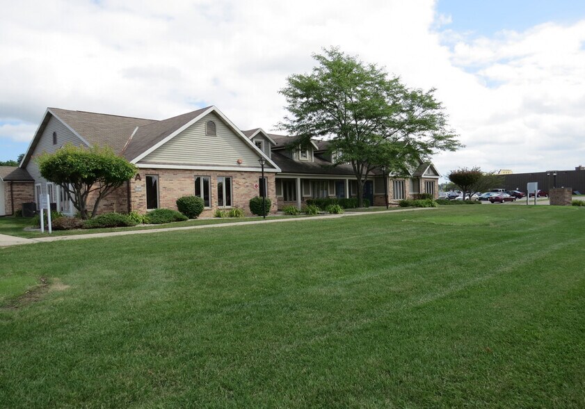 More Photos Of W176N9810 Rivercrest Dr, Germantown Unknown For Lease