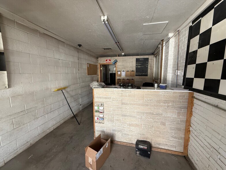 More Photos Of 1008 E Crosstown Pky, Kalamazoo Manufacturing For Sale