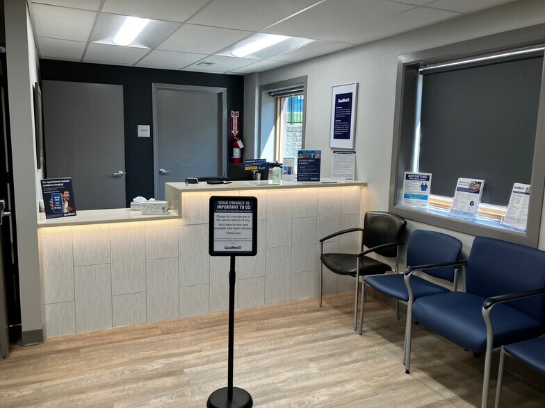 More Photos Of 1305 Chestnut St, West Bend Medical For Lease