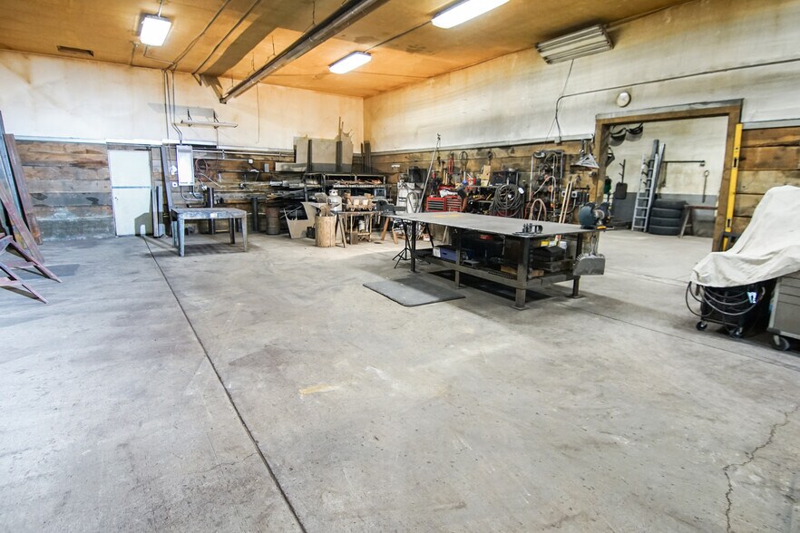 Primary Photo Of 6101 S 2nd St, Tetonia Service For Sale